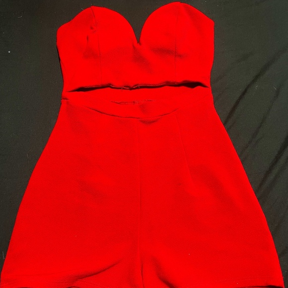 Red XS Romper - Picture 1 of 3